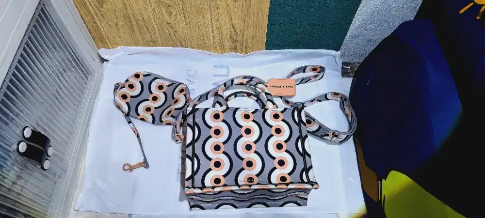 Tas Charles & Keith (ORI)