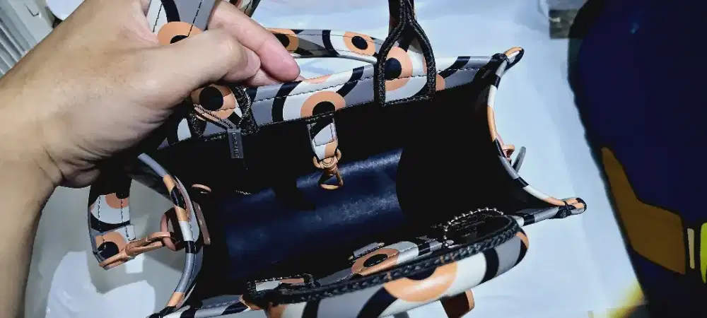 Tas Charles & Keith (ORI)