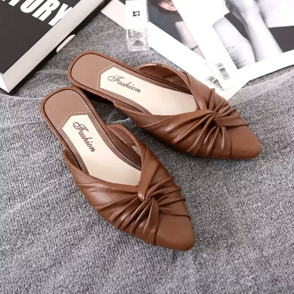 Sandal wanita kekinian trend flat kasual