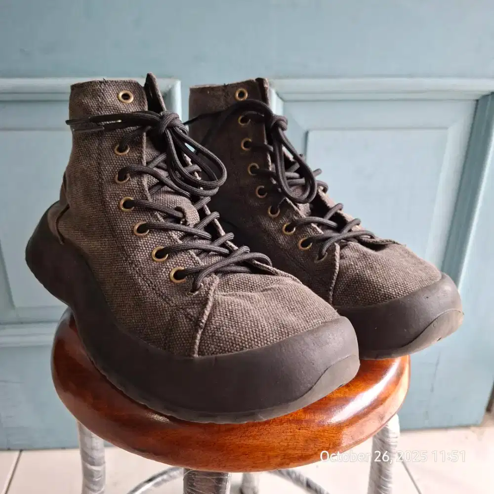 Second sepatu kanvas soft science size 41