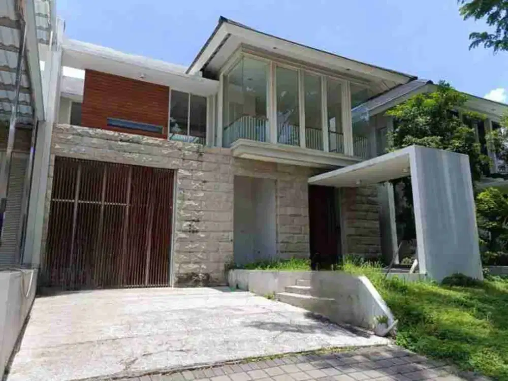 RUMAH MODERN MINIMALIS DI RAYA EASTWOOD CITRALAND ROW JALAN 4 MOBIL