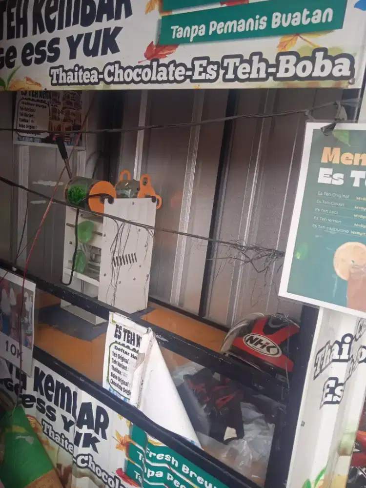 Muraaah!! Gerobak es teh ada rodanya