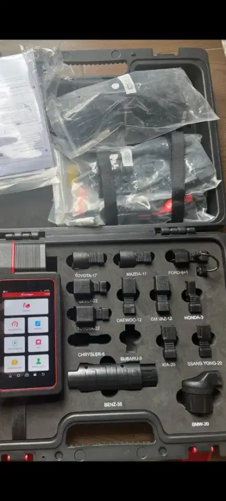 Alat scanner mobil merek launch