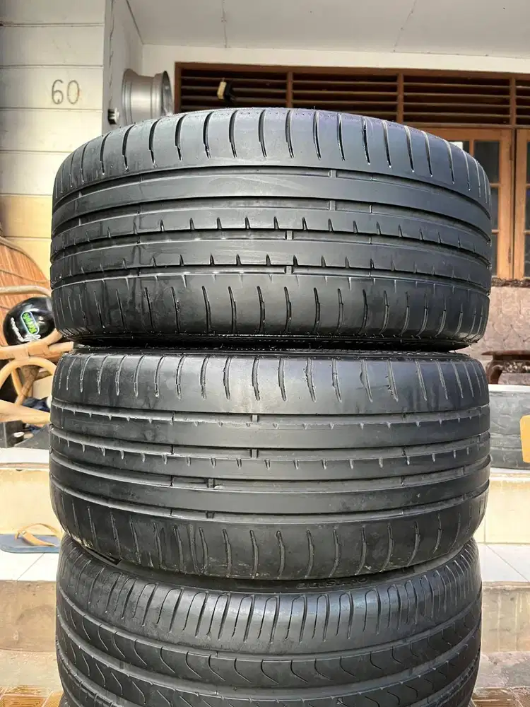 Ban Accelera  245 40 r19 2Pcs