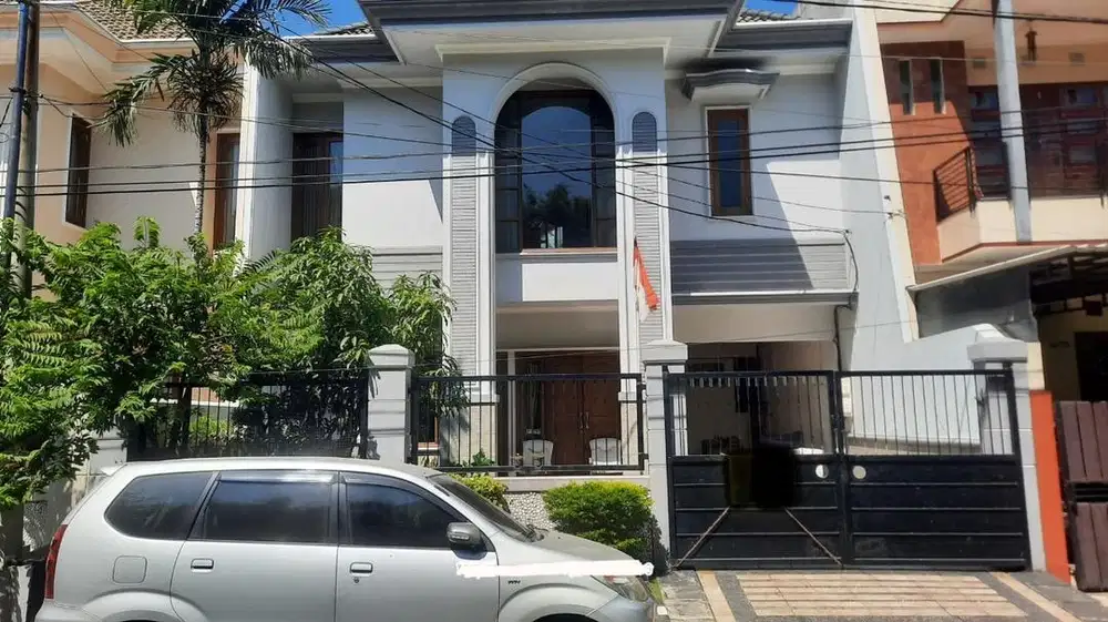 *Di jual cepat rumah Babatan Pratama, keren terawat*