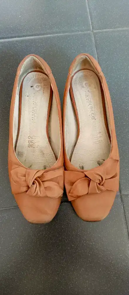 Sepatu wanita. Merk bocorocco original. Ukuran 36. Masih bagus.