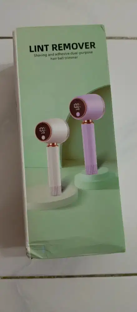 Vacum Cleaner untuk pakaian. Bisa membersihkan bulu & debu di pakaian.