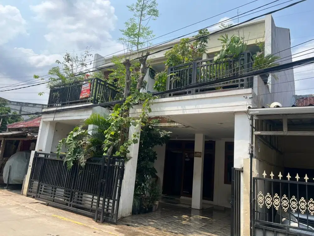 Dijual Rumah butuh kondisi bagus terawat, strategis