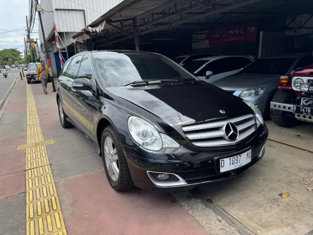 Mercy R300 th 2007 AT capten seat siap pakai no mallfunction