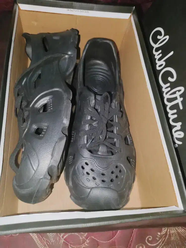 sepatu slip on karet bertali club culture authentic.