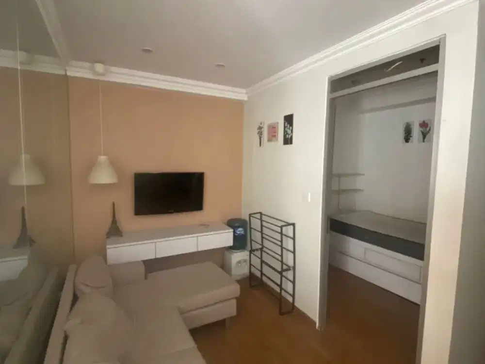 2 Bedroom Furnished Unit Mewah Water Heater at Apartemen Menteng Square