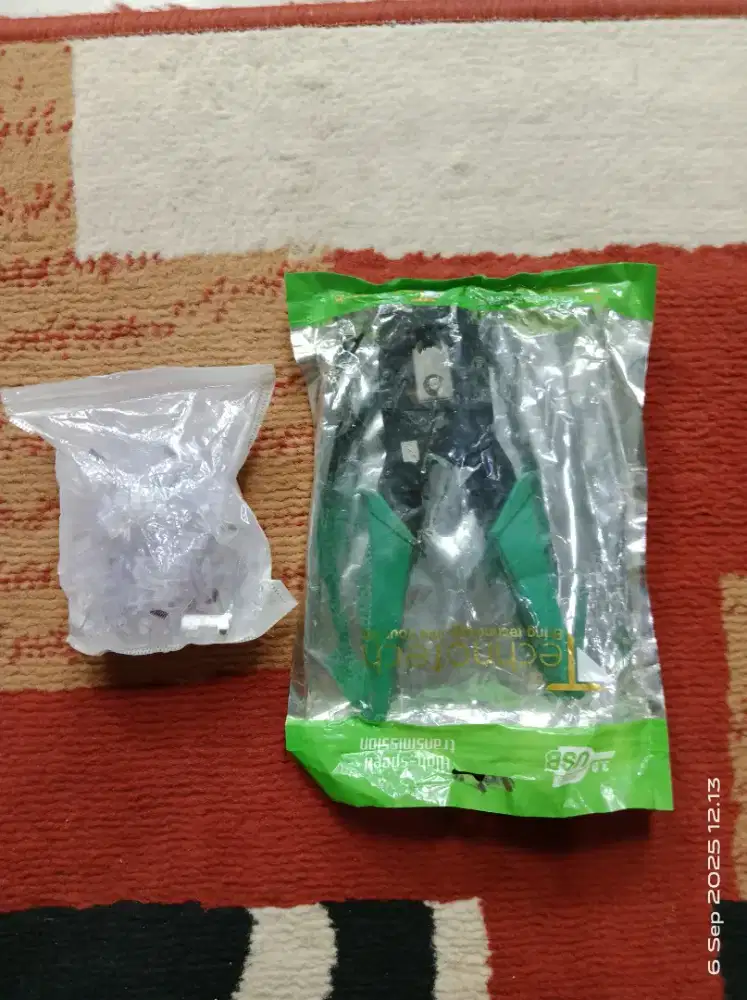 Dijual 
 Tang Crimping + Conetor RJ cat 5