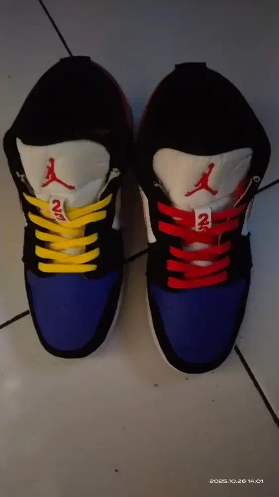 Sepatu baru batangan