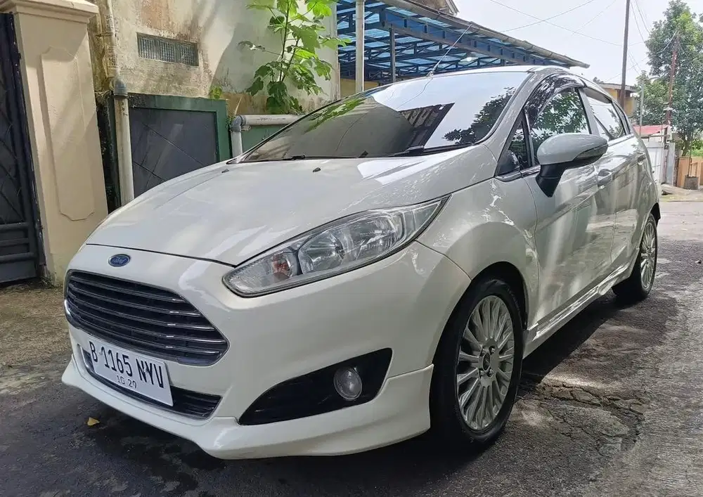Ford Fiesta 2014 Ecoboost Turbo Putih (Jazz, Yaris lewat apalagi Brio)