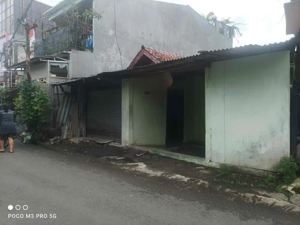 Dijual Tanah Bonus Bangunan Lama di Jagakarsa Jakarta Selatan