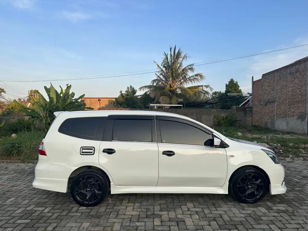 Nissan Grand livina 2014 Bensin