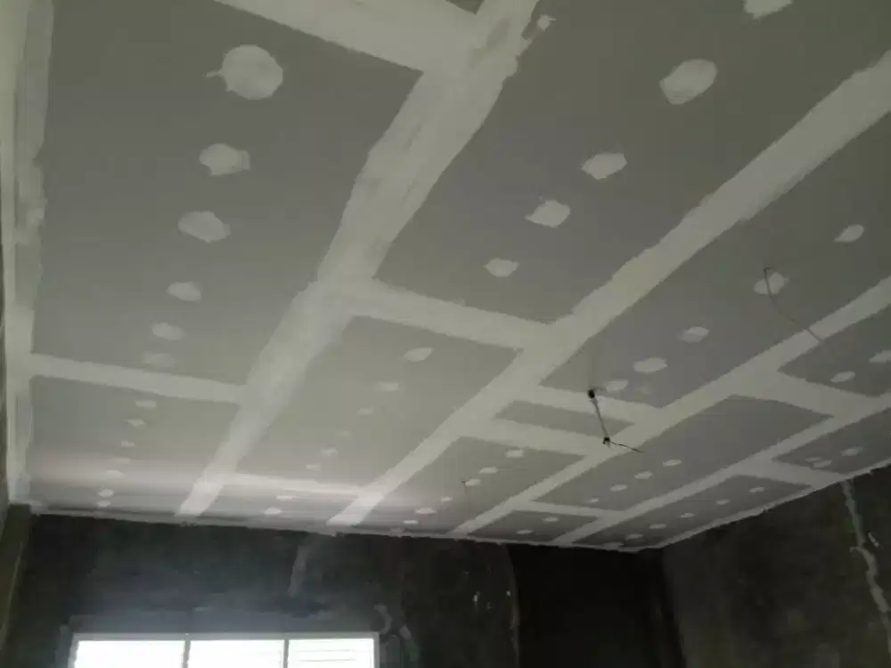 Tukang plafon pvc dan partisi, wallpanel dinding, plafon jebol,