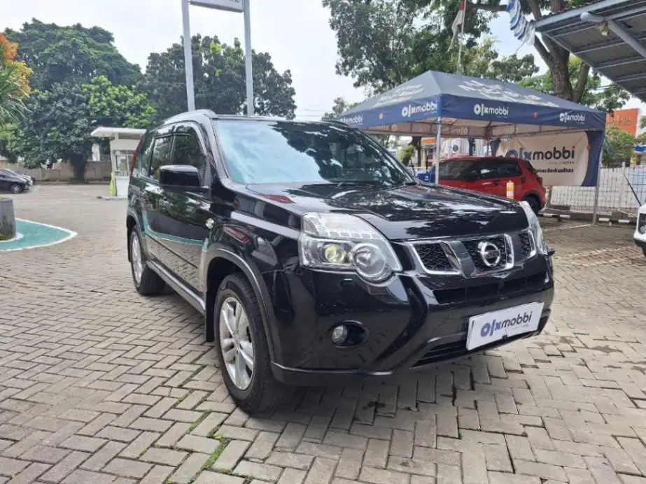 LOW DP Nissan X-Trail 2.0 Bensin-AT 2013 BYW