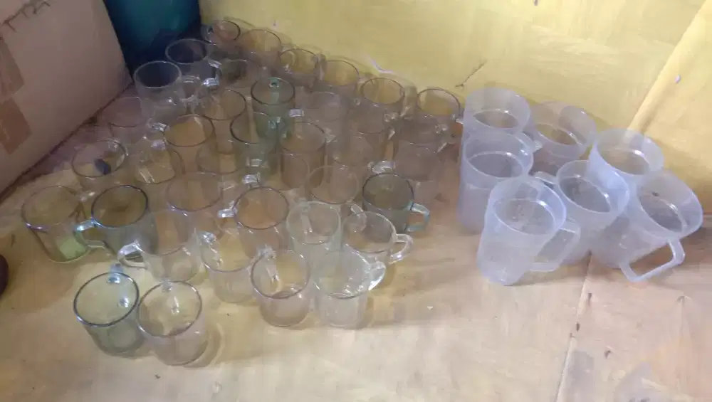 Gelas kopi ada pegangan