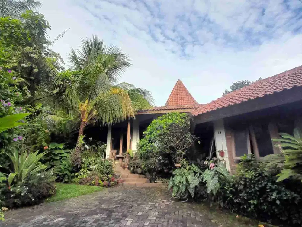 Dijual Rumah di pinggir jalan di Jakarta Selatan