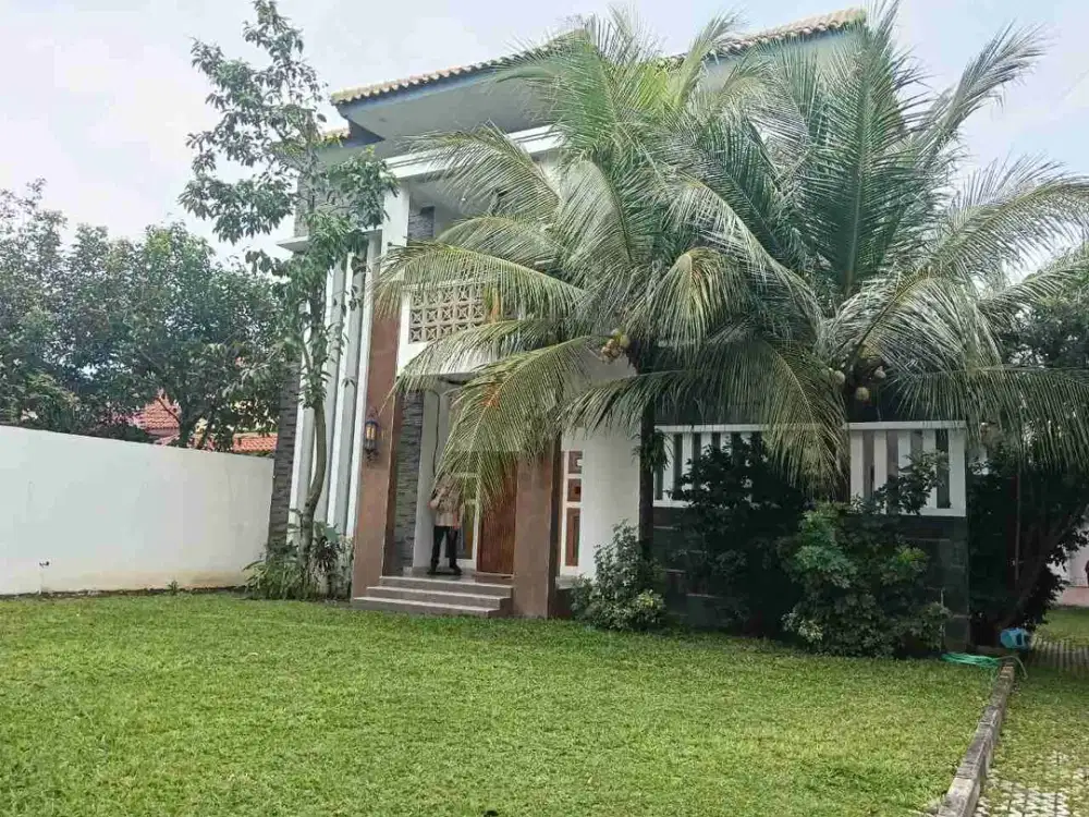 Rumah Mewah Luas Plus Kolam Renang Dekat Bandara Solo