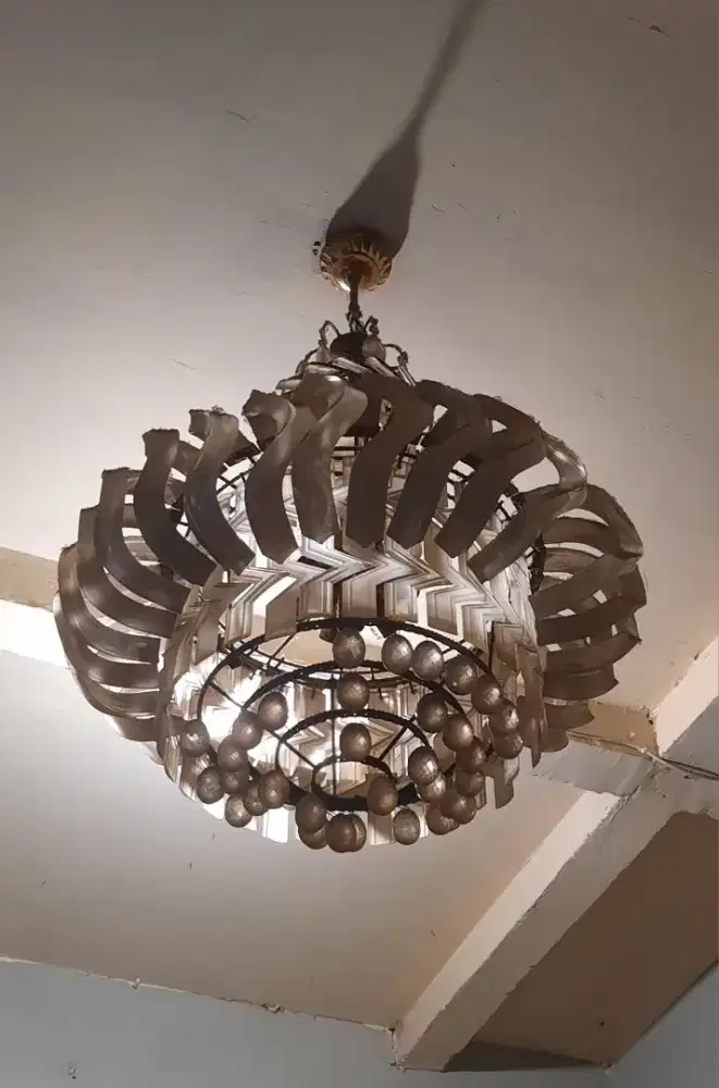 Lampu gantung ruang tamu