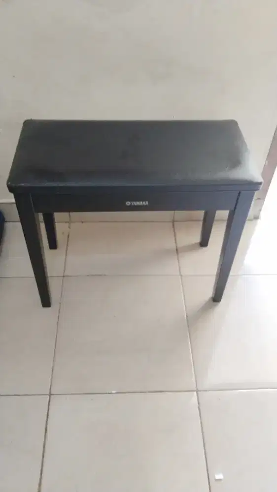 Dijual kursi piano yamaha kondisi bagus