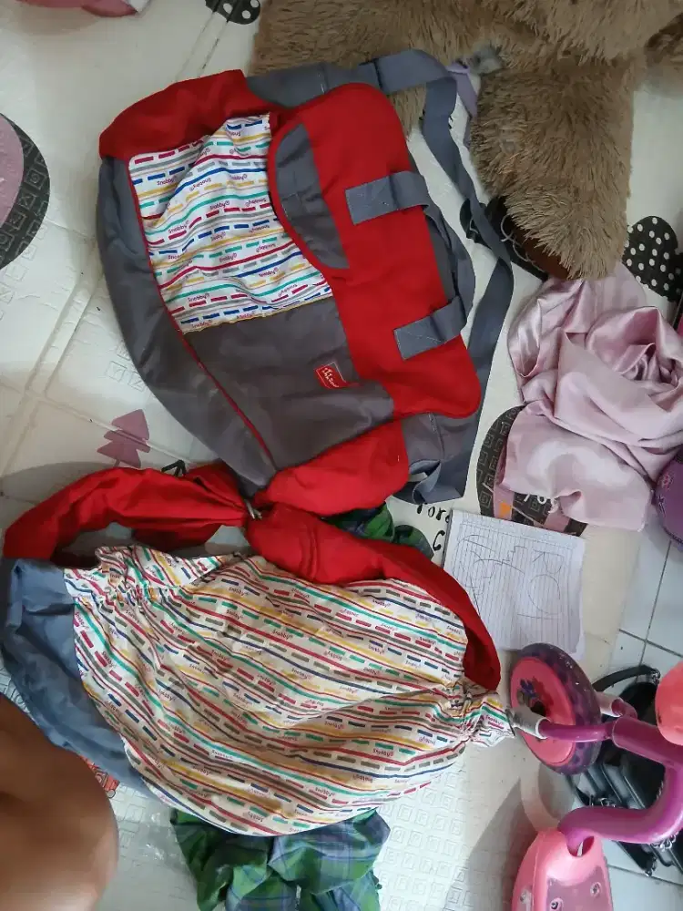 Gendongan + tas utk perlengkapan bayi (snooby)