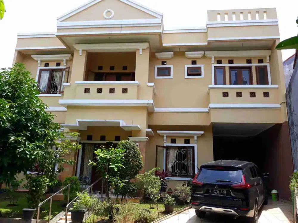 Rumah dalam komplek besar di Kelapa Dua Depok