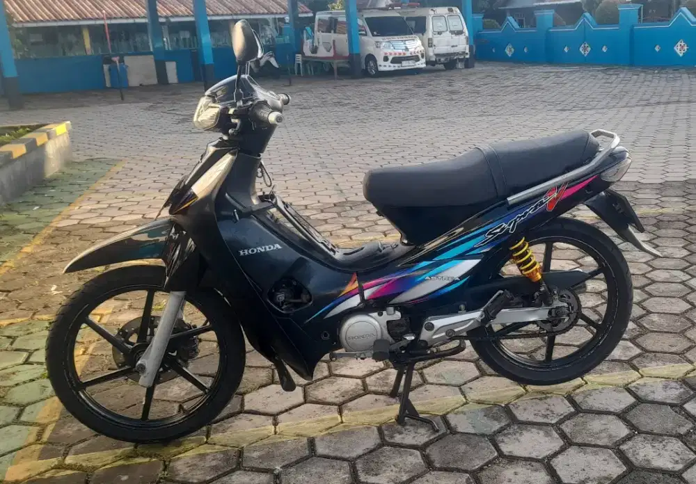 Supra V 2001 Antik