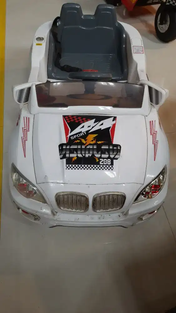 Mainan anak mobil aki