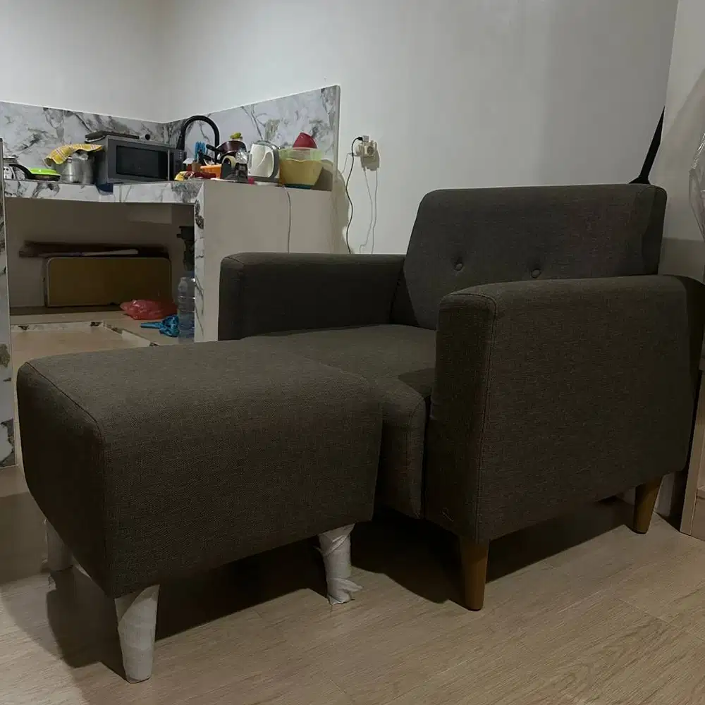 Sofa VIVERE Ardea 1 Seater + Ottoman Minimalis Bekas Sangat Mulus