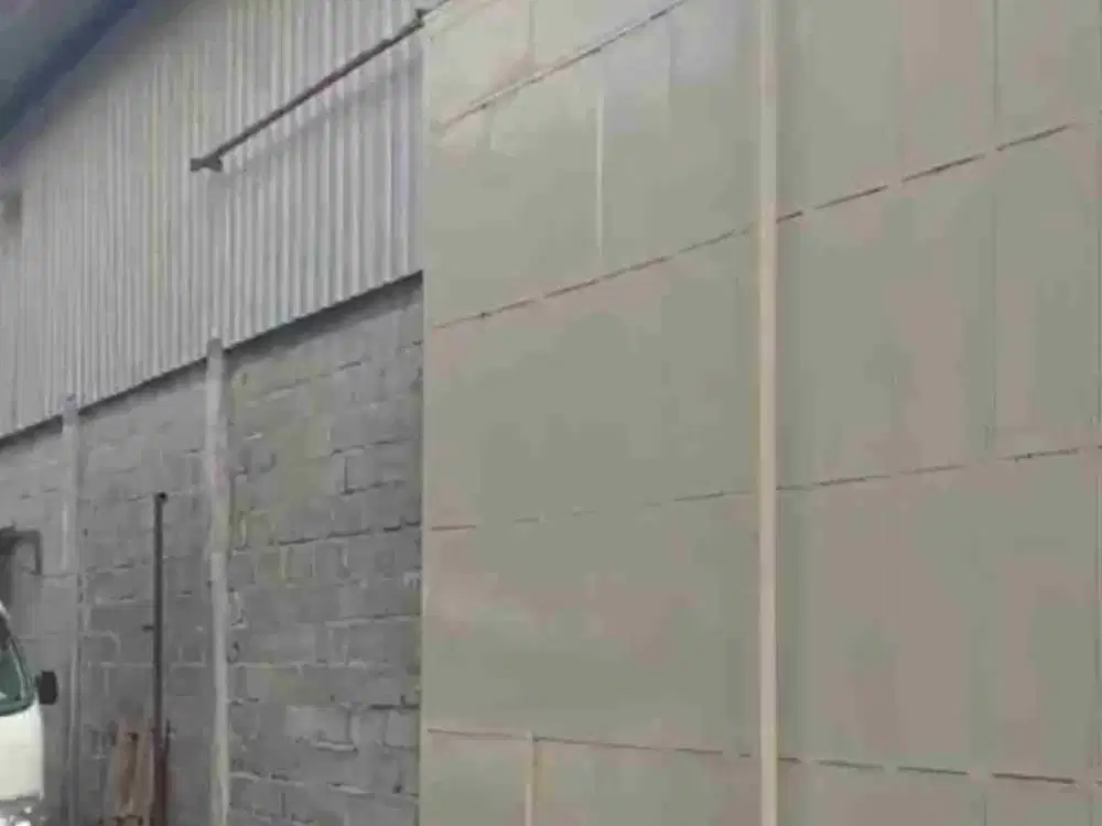 Sidoarjo. Tropodo. Gudang siap pakai