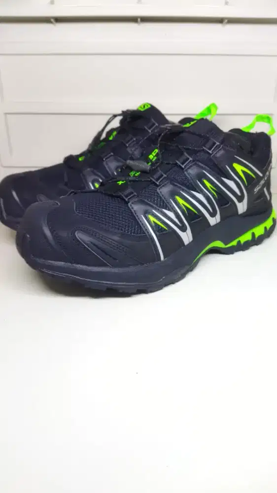 SALOMON SIZE 42