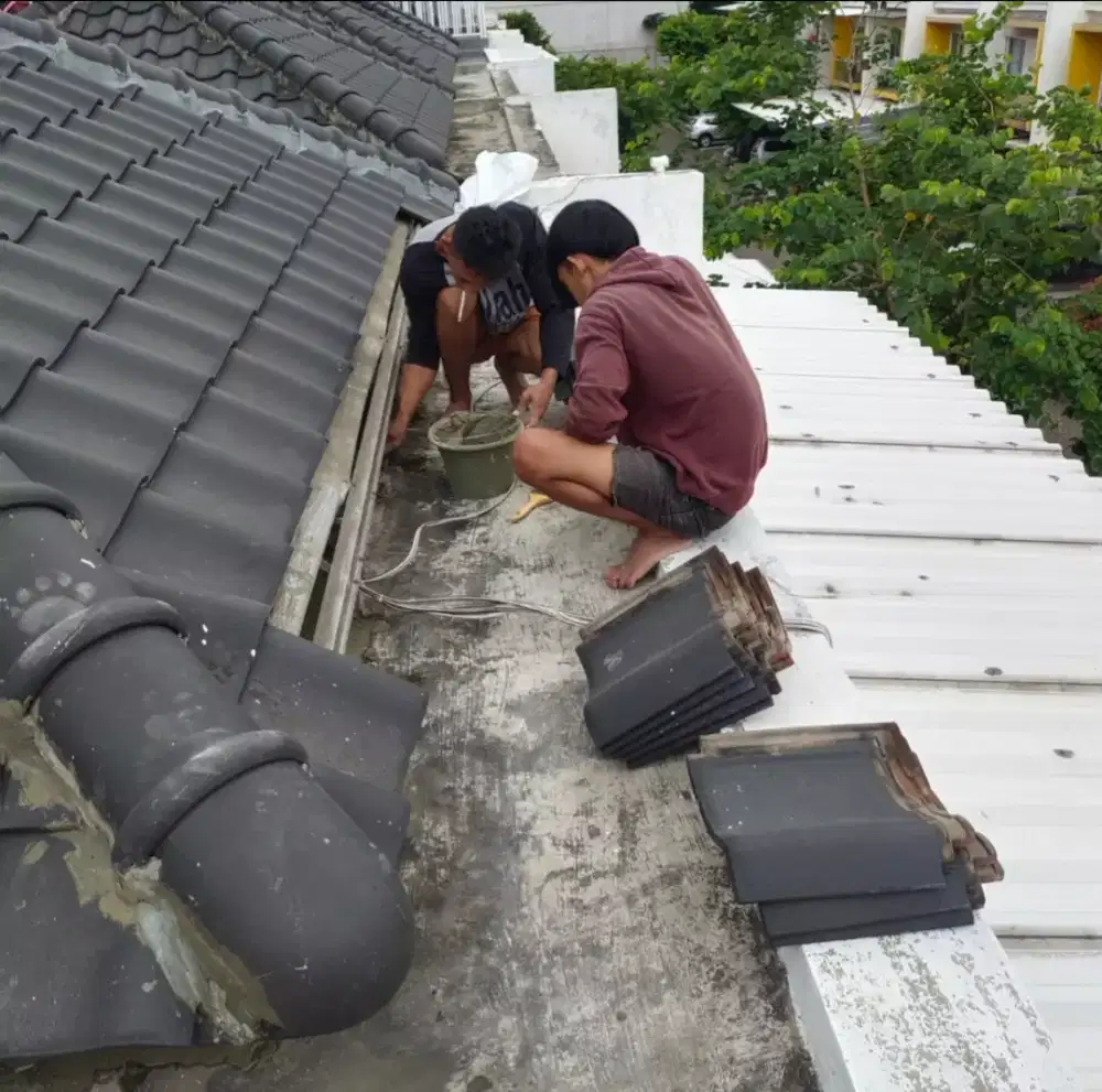 Layanan atap bocor,dak rembes,flapon,kramik,renovasi rumah