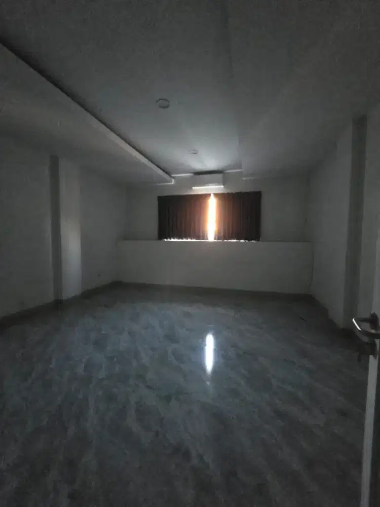 PIK – Ruko 3.5 Lantai Crown Golf