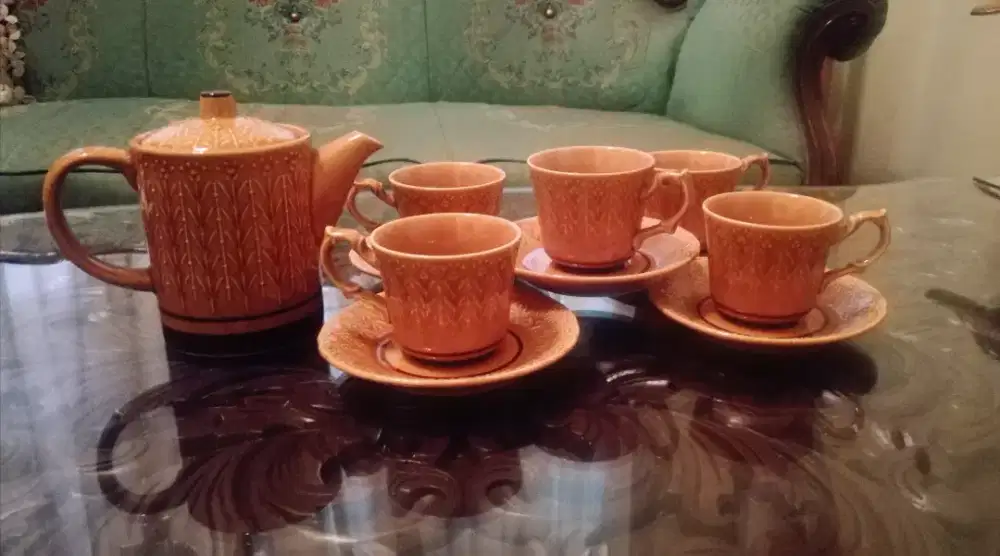 Tea Set Jadul & Gelas Kaki Kristal Cantik