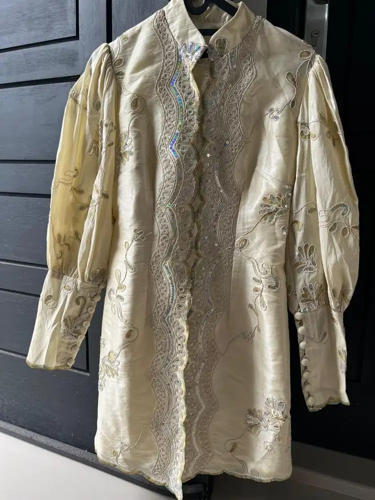Kebaya tempahan model tangan balon