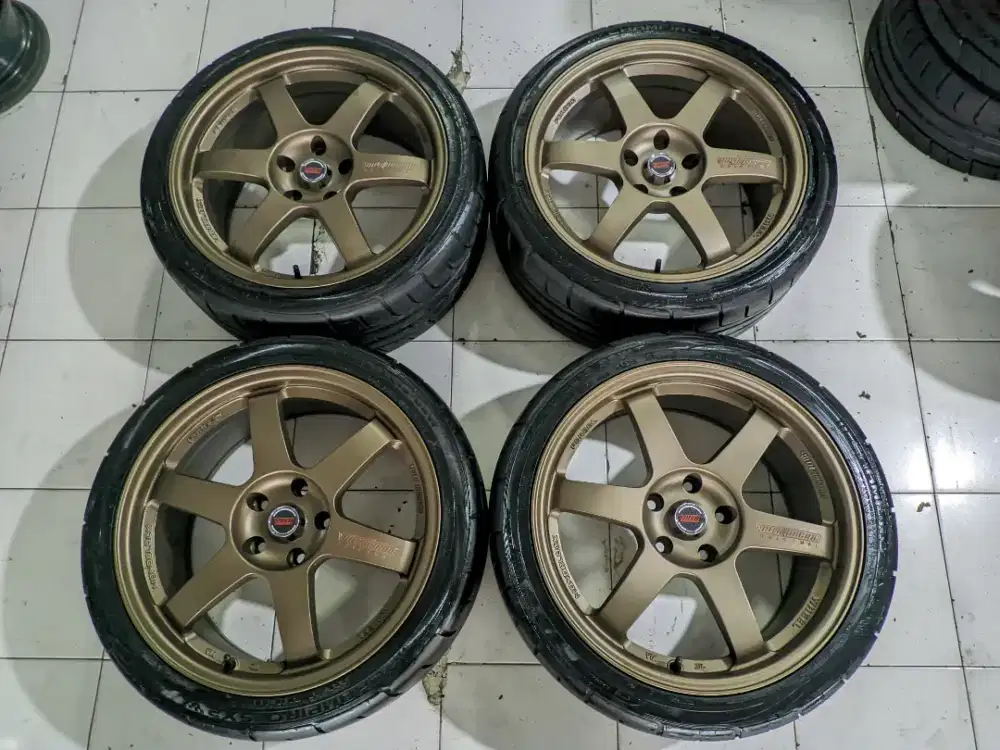 R18 Te37Saga L8,5 Et35 5x114+Ban Sx2 225 40 90%