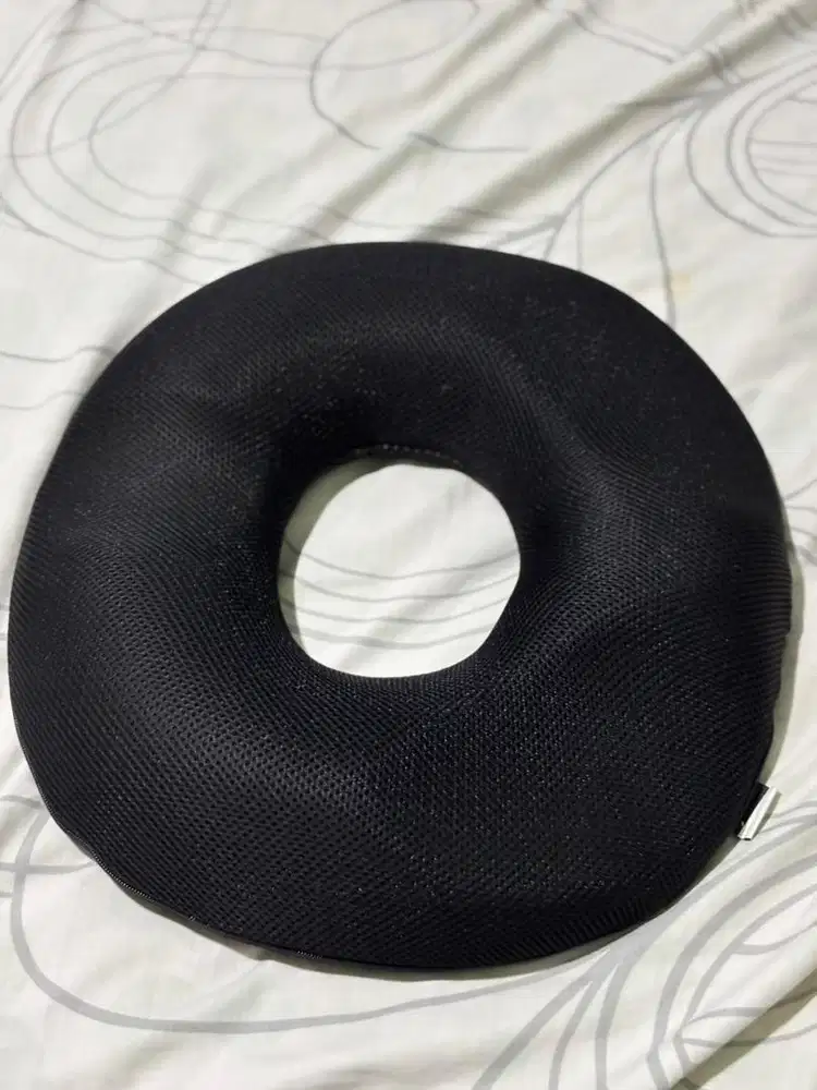 Bantal Duduk Terapi Saraf Kejepit