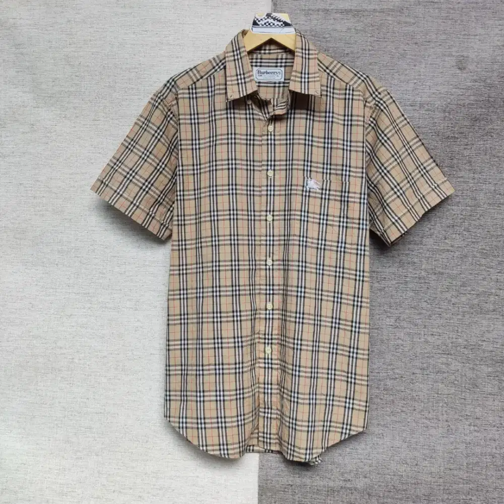 Kemeja Short Sleeve Burberry Nova Size M