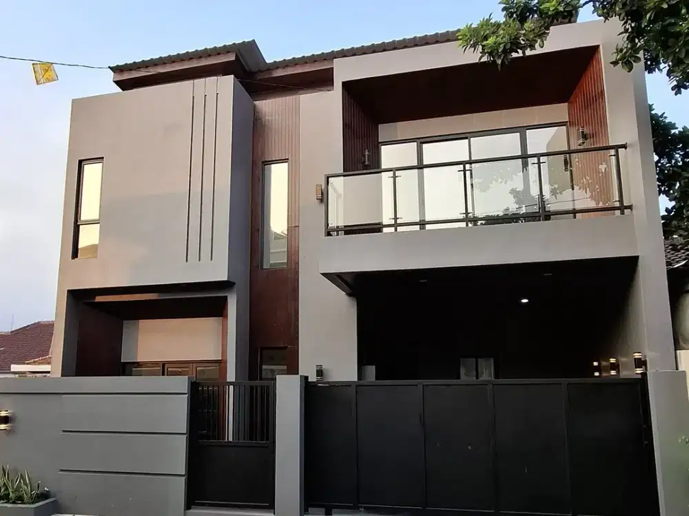 RUMAH MEWAH 2 LANTAI DI KEDAMAIAAN BANDAR LAMPUNG