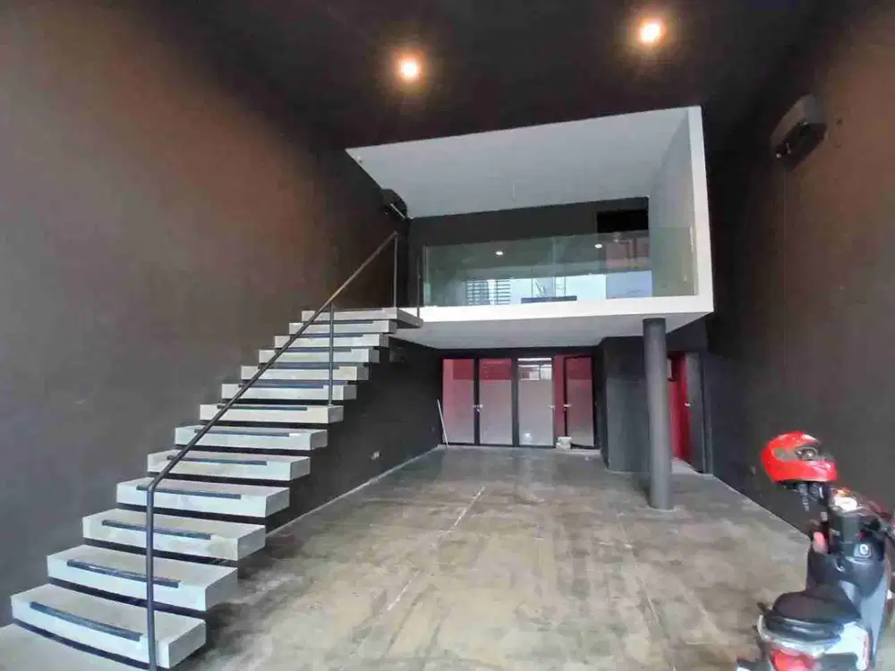 Disewa ruko 3 lt dengan mezzanine di cipete