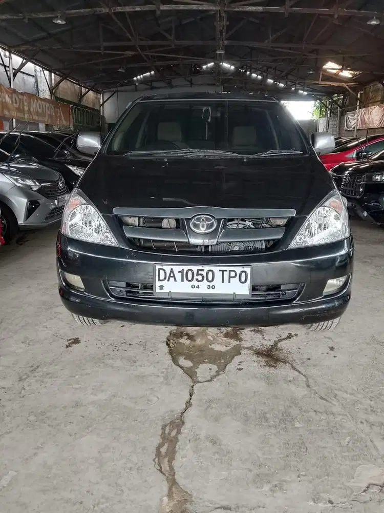 Toyota innova 2006 at matic istimewa