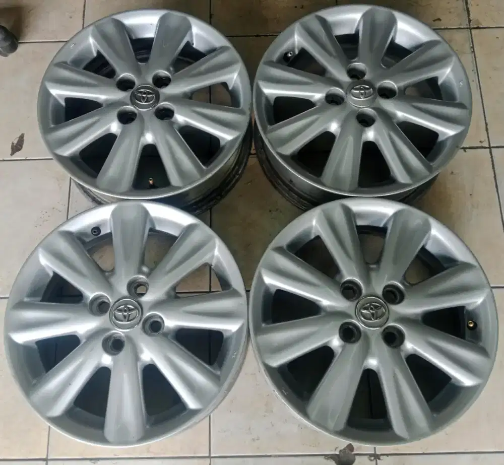 Dijual. 4pc velg toyota yaris R15