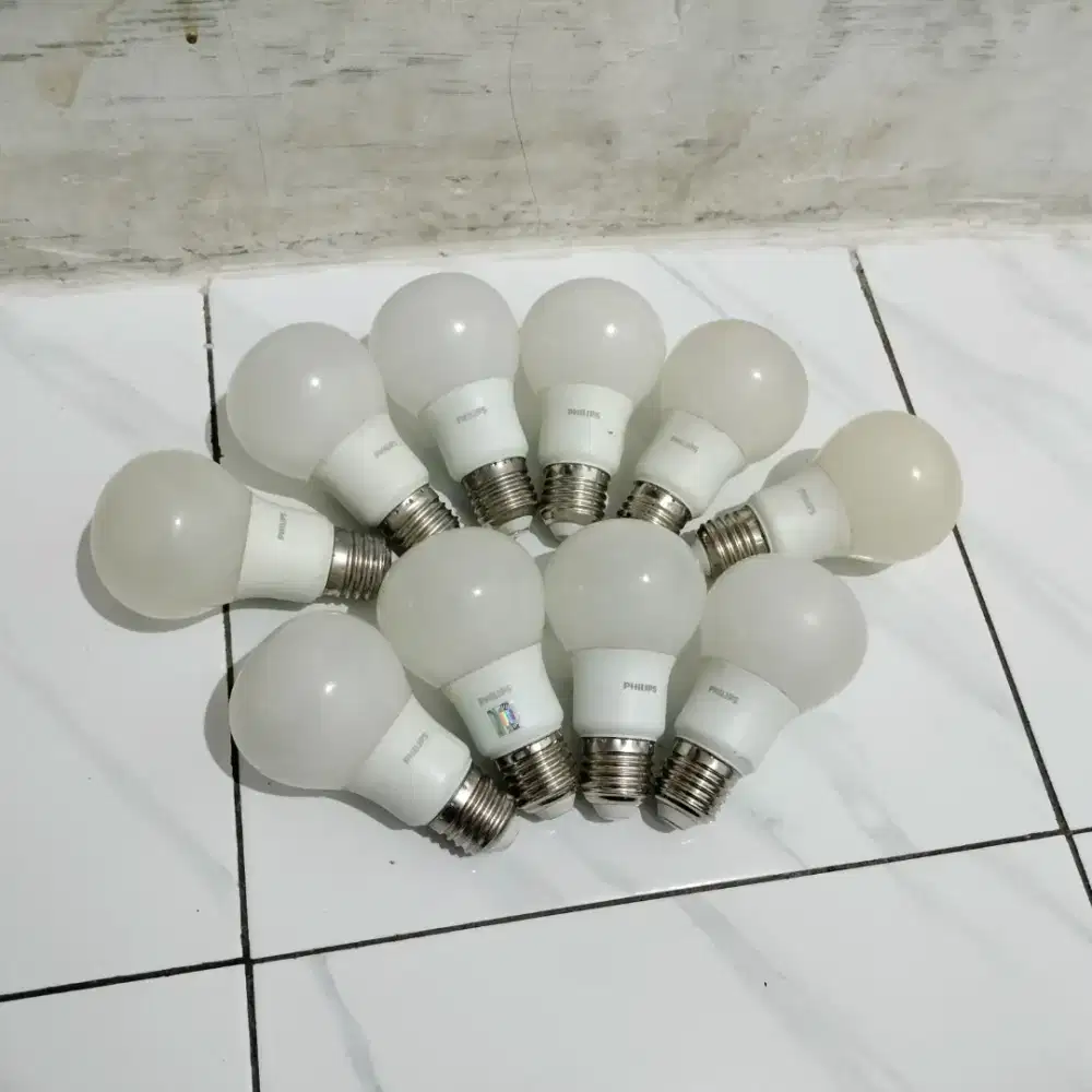 Lampu Philips LED 8 watt