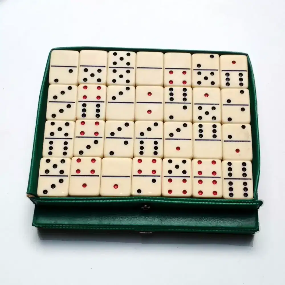 Mainan Domino (Stone)