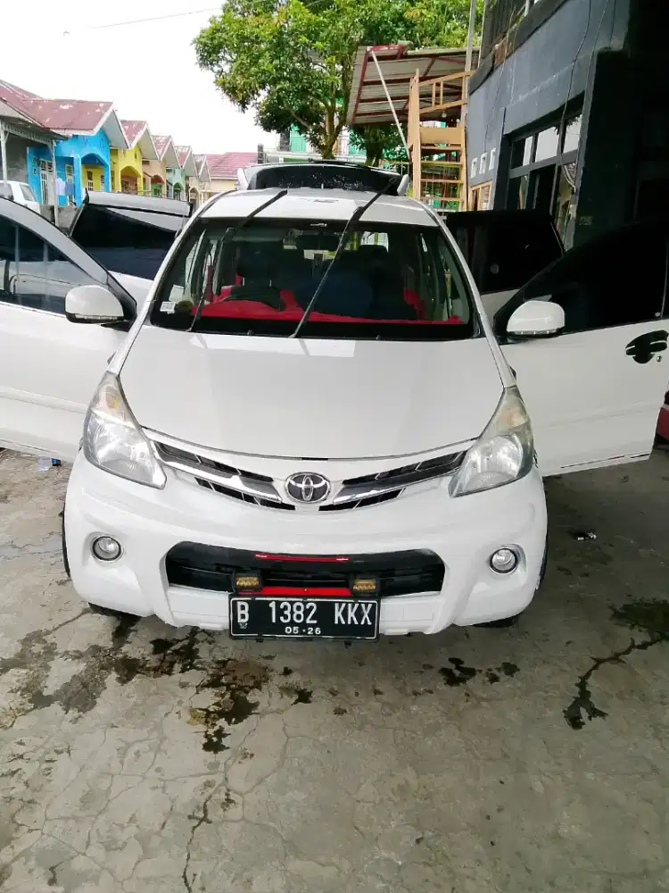 Jual Xenia r matic 2012
