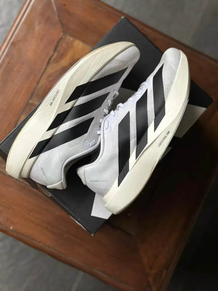 Adidas EVO SL W Size 39 1/3 Fullset Like New