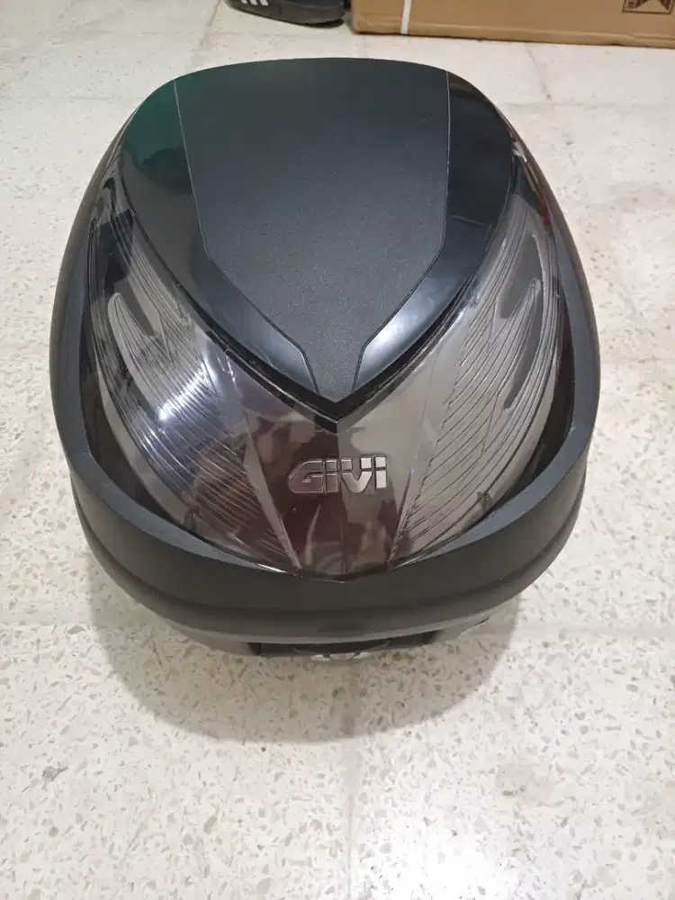 Jual Top Box Givi E25NT Kapasitas 25 Liter